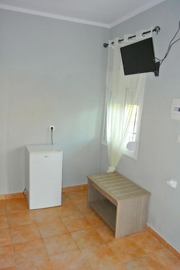 Kremasti Rooms Buitenkant foto