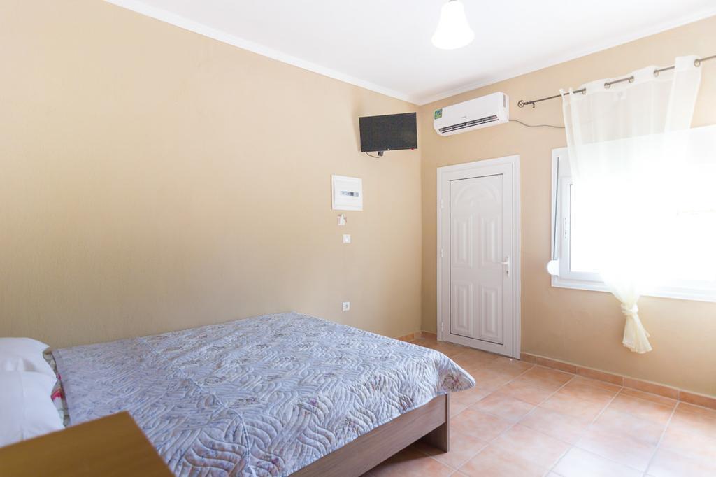Kremasti Rooms Buitenkant foto